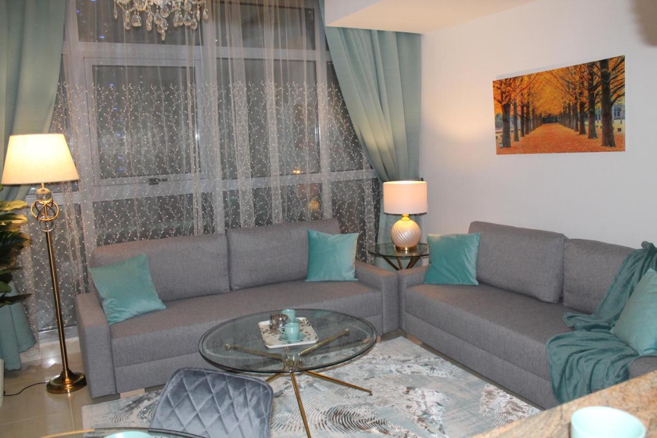 Newly Furnished One Bedroom Apartment Next To Metro & Beach In Marina Residence Dubai Eksteriør bilde