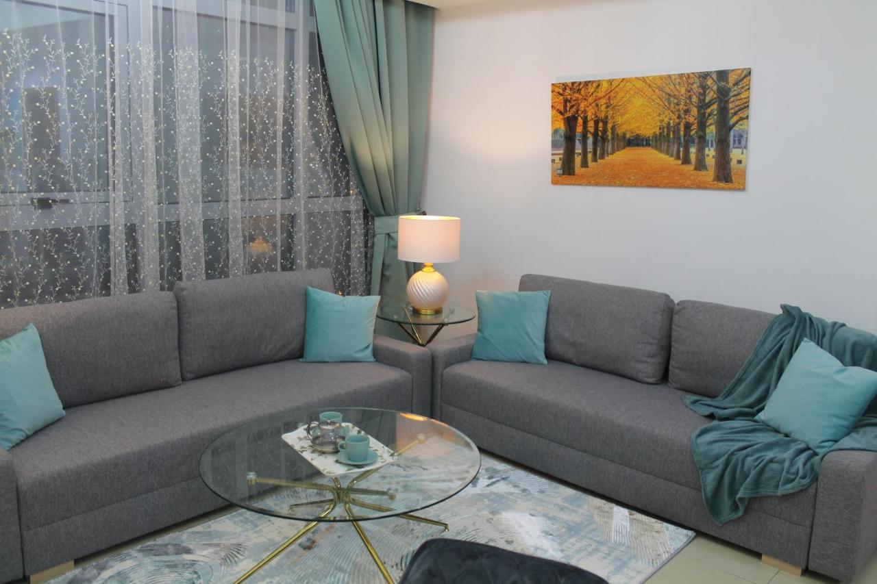 Newly Furnished One Bedroom Apartment Next To Metro & Beach In Marina Residence Dubai Eksteriør bilde