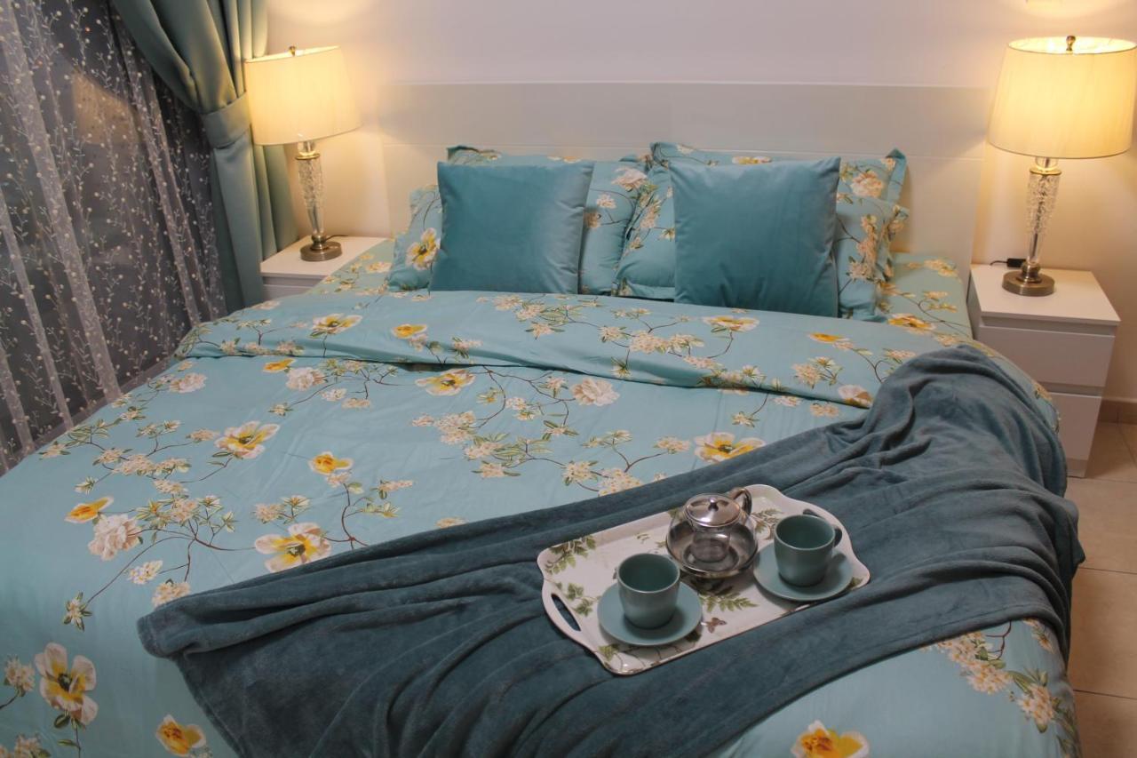 Newly Furnished One Bedroom Apartment Next To Metro & Beach In Marina Residence Dubai Eksteriør bilde