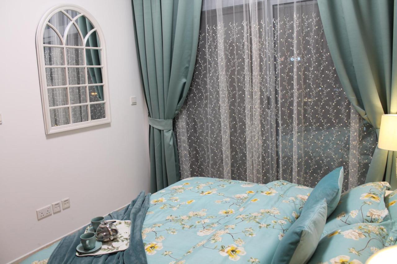 Newly Furnished One Bedroom Apartment Next To Metro & Beach In Marina Residence Dubai Eksteriør bilde