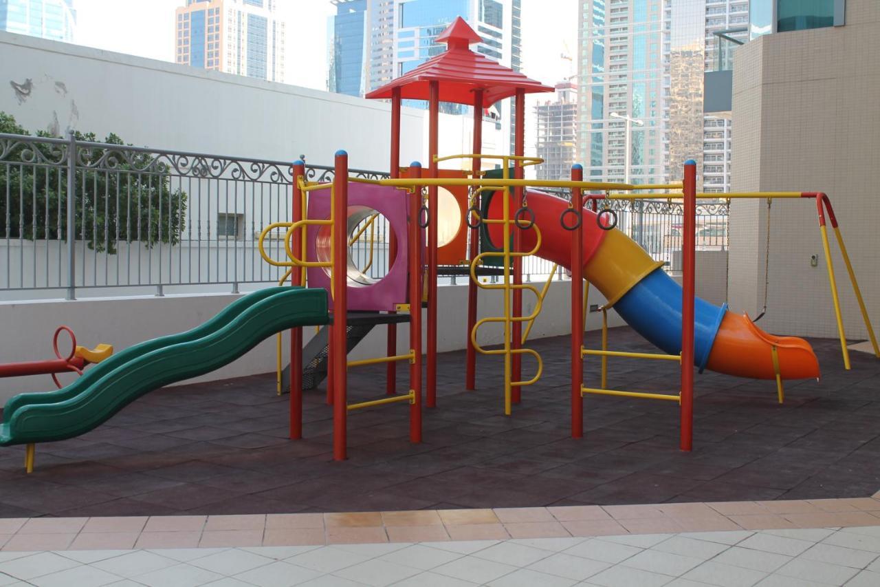Newly Furnished One Bedroom Apartment Next To Metro & Beach In Marina Residence Dubai Eksteriør bilde