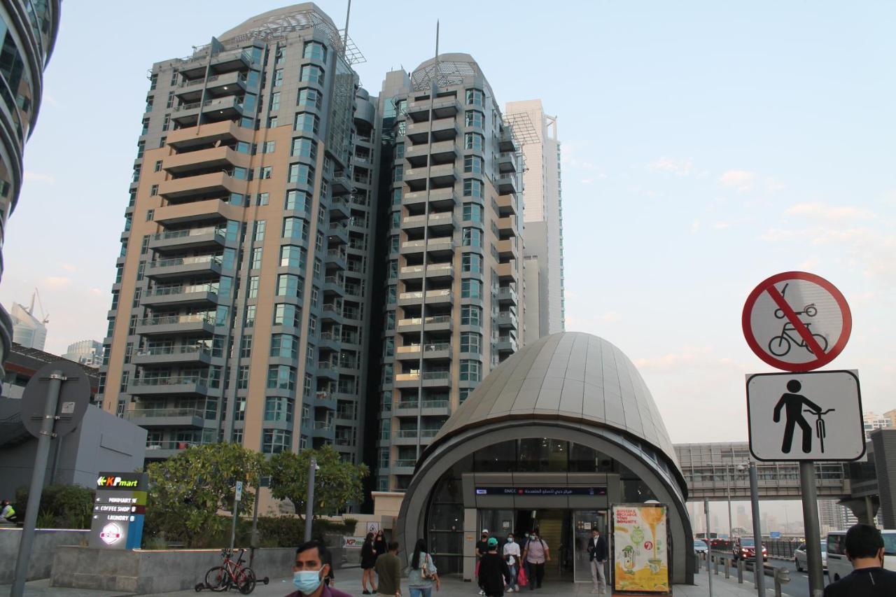 Newly Furnished One Bedroom Apartment Next To Metro & Beach In Marina Residence Dubai Eksteriør bilde