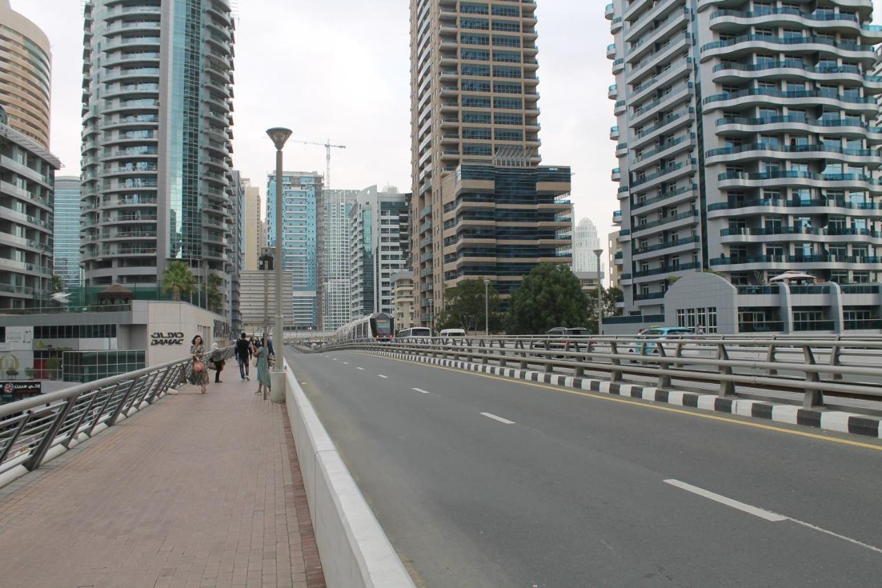 Newly Furnished One Bedroom Apartment Next To Metro & Beach In Marina Residence Dubai Eksteriør bilde